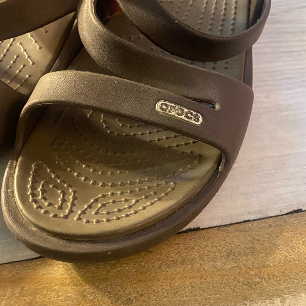 Crocs - Picture 2 of 6